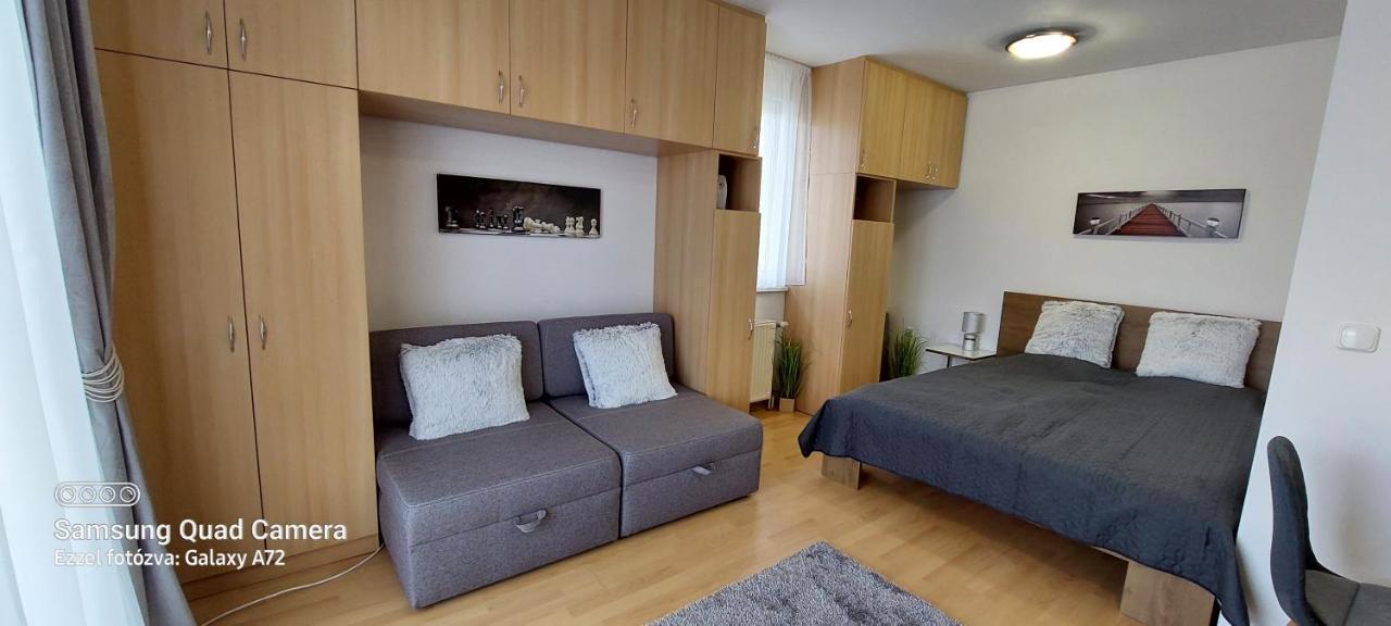 Beszedes-Lak, Aranypart Apartment Siofok Ngoại thất bức ảnh