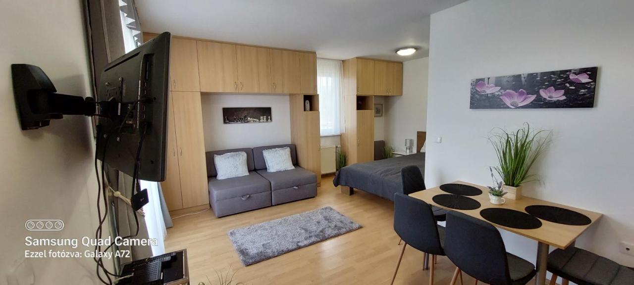 Beszedes-Lak, Aranypart Apartment Siofok Ngoại thất bức ảnh