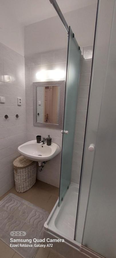 Beszedes-Lak, Aranypart Apartment Siofok Ngoại thất bức ảnh